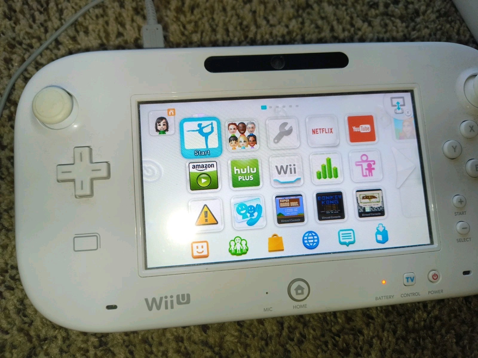Wii U CONSOLE – USED- SKYLANDERS Swap Force Basic Set – 8GB – WHITE + 8 Games