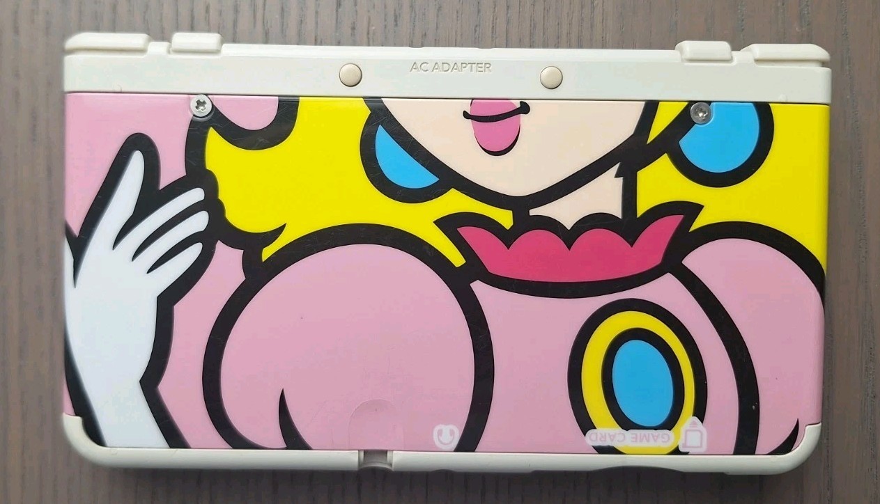 Nintendo New 3DS White | Charger + 32GB SD Card | Region Free | USA Seller