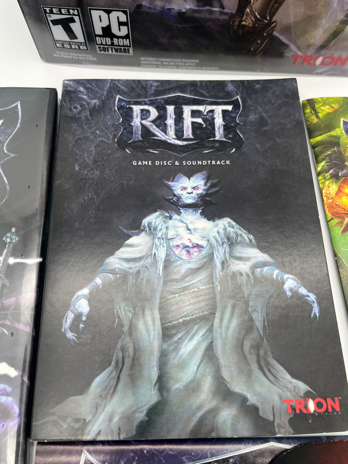 Rift: Collector’s Edition PC 2011 Trion Open Box Discs USB Map Mousepad