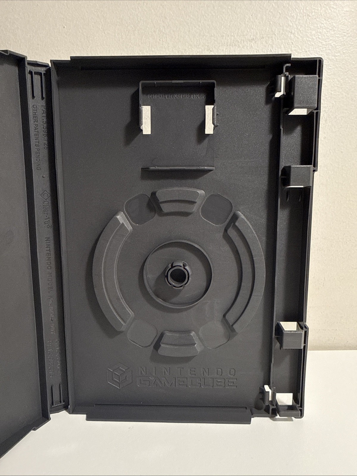 Authentic Nintendo Gamecube Game Case Memory Card Holder OEM GC2024 MINT