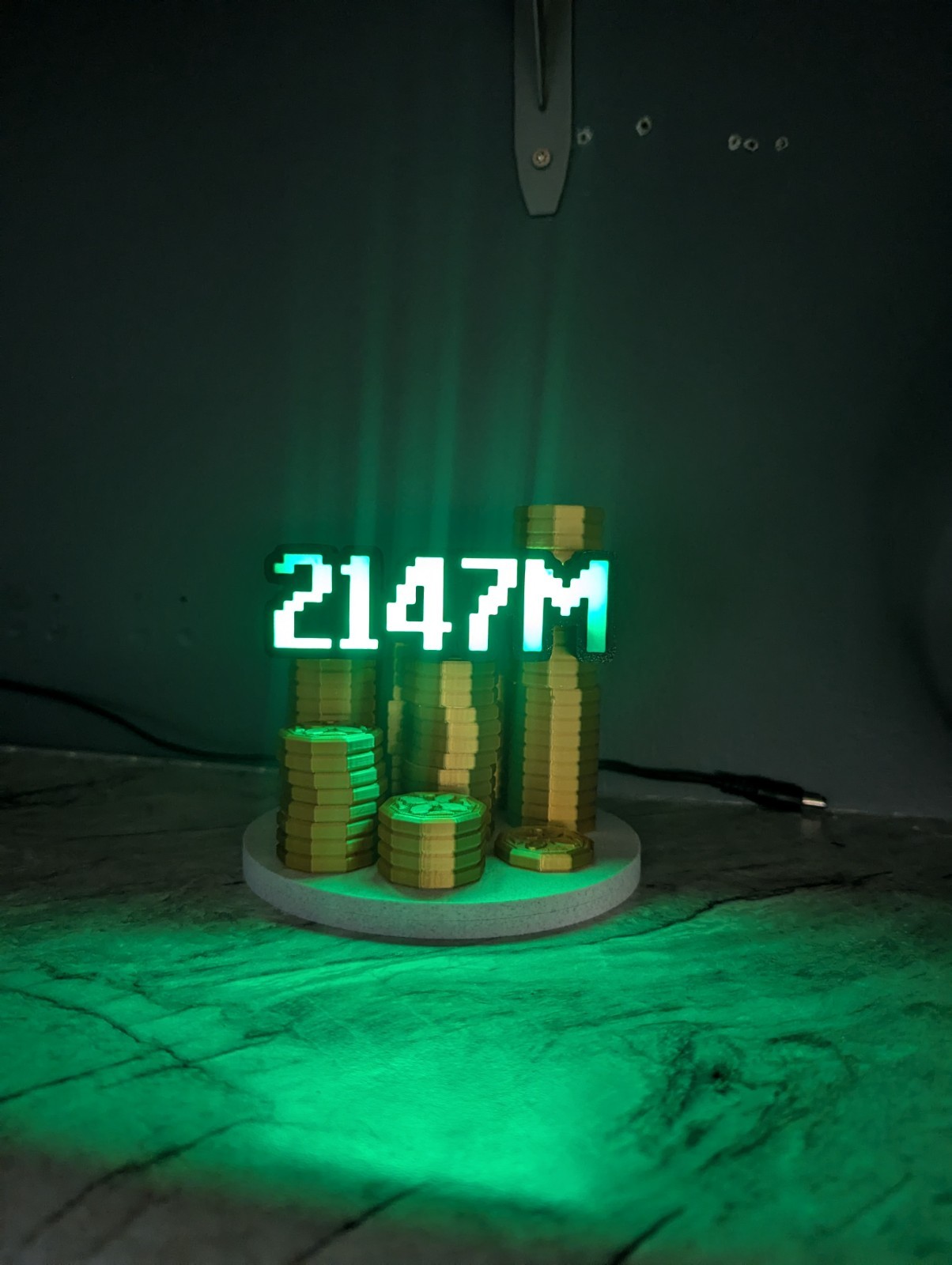 OSRS Generic Max Gold Stack LED Desklamp Type C