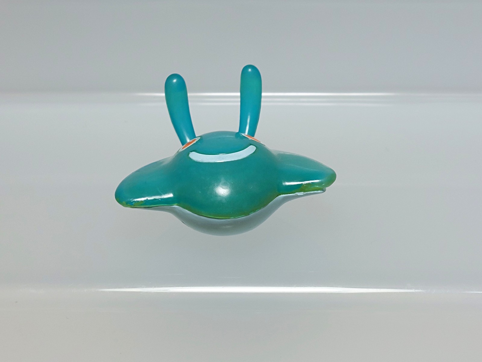 Mantyke Tamanta (Clear) Pokemon Monster Collection Figure Tomy 2006 E06 0.8in