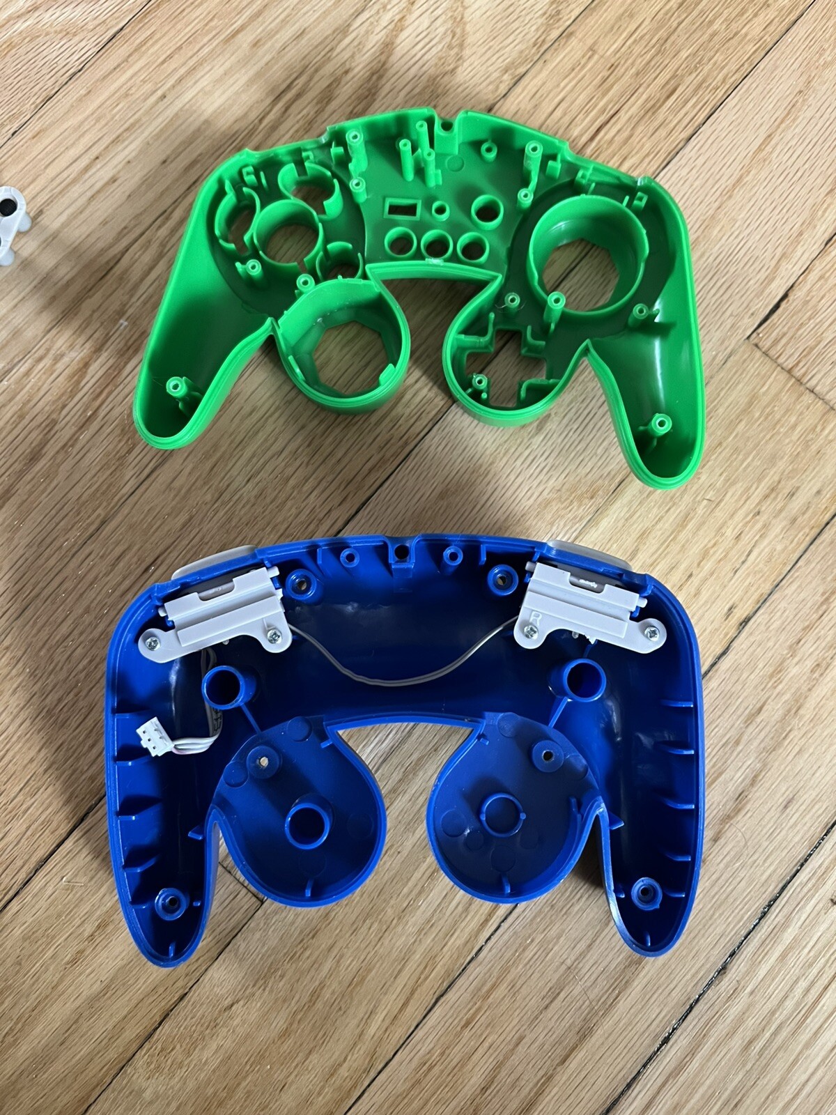 SHELL ONLY HORI WiiU Wii Classic Controller LUIGI WIU-075 Nintendo Wii U