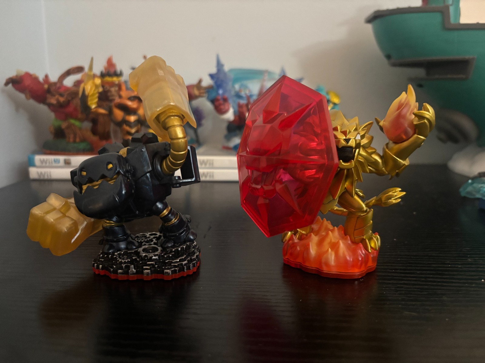 Skylanders collection with Flynn’s ship (not complete), 2 Portals, and 4 games
