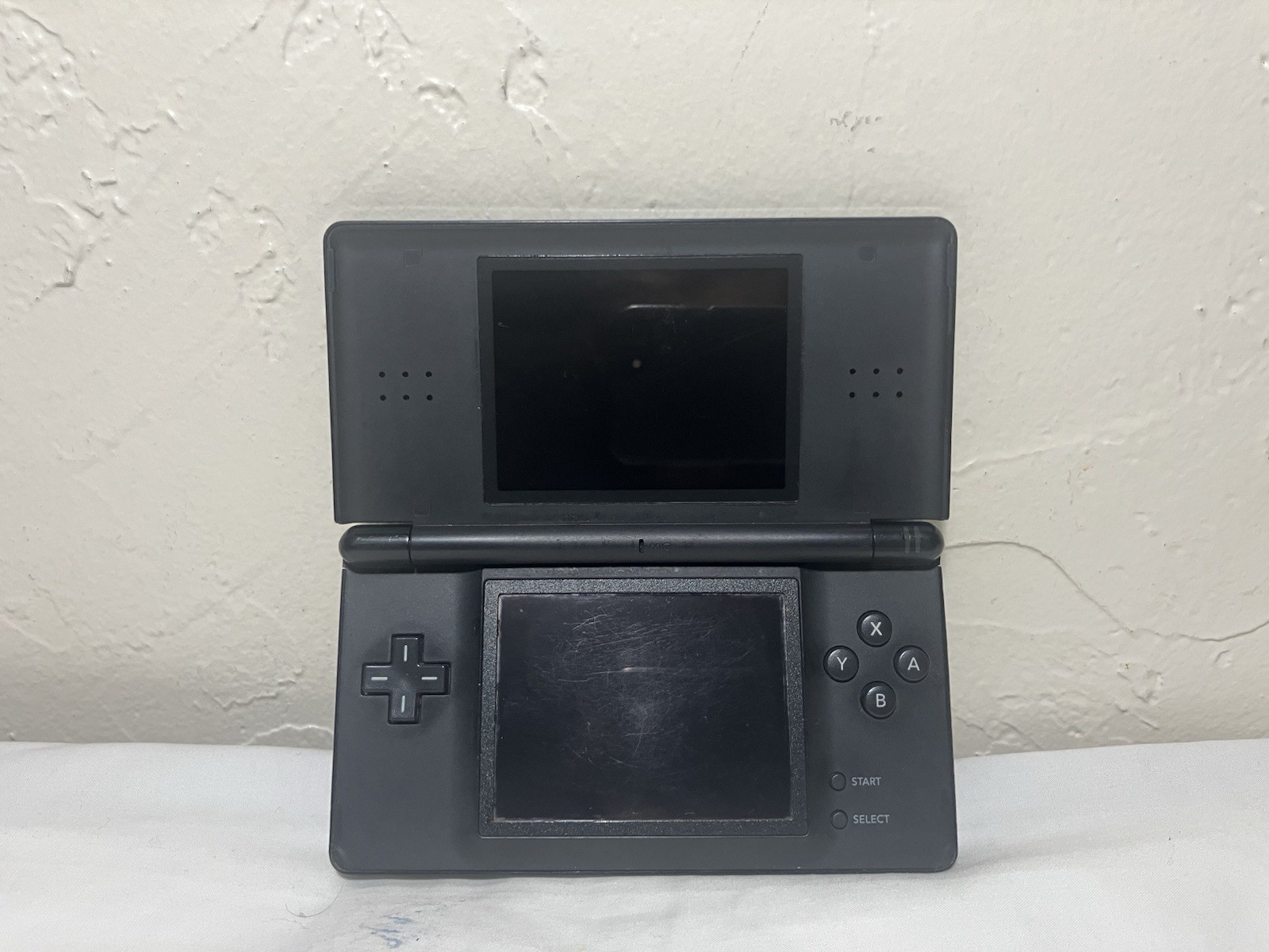 Nintendo DS Lite Black Bundle, 10 Games, 7 DS, 3 GBA, Mario, TMNT, Charger, Case