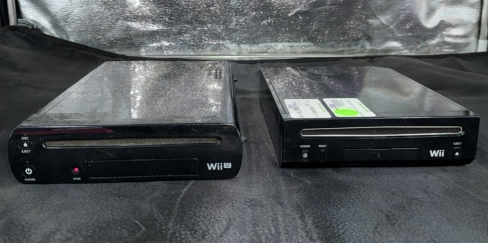 Nintendo Wii Console RVL-101 & Nintendo Wii U Console WUP-101(02) (PARTS/REPAIR)
