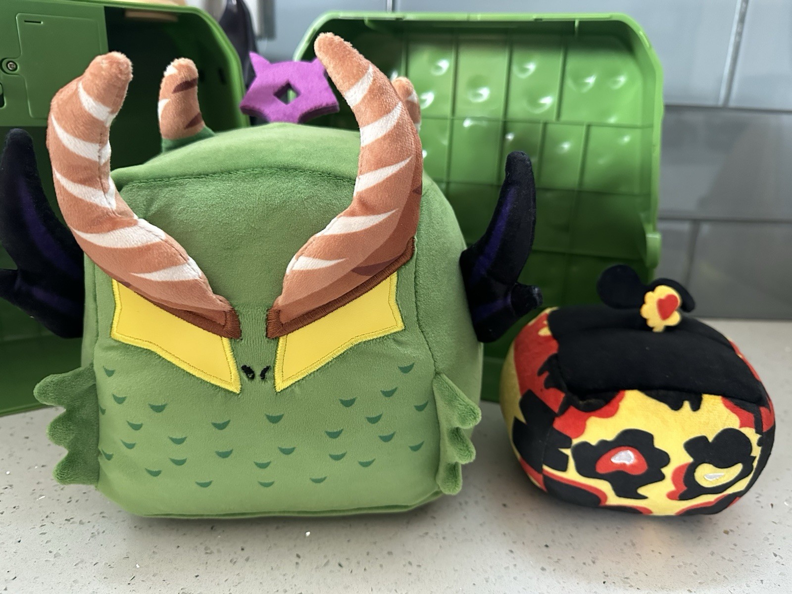 Blox Fruits Dragon Collector Bundle complete 2 stuffies 3 figures 3 cards&poster
