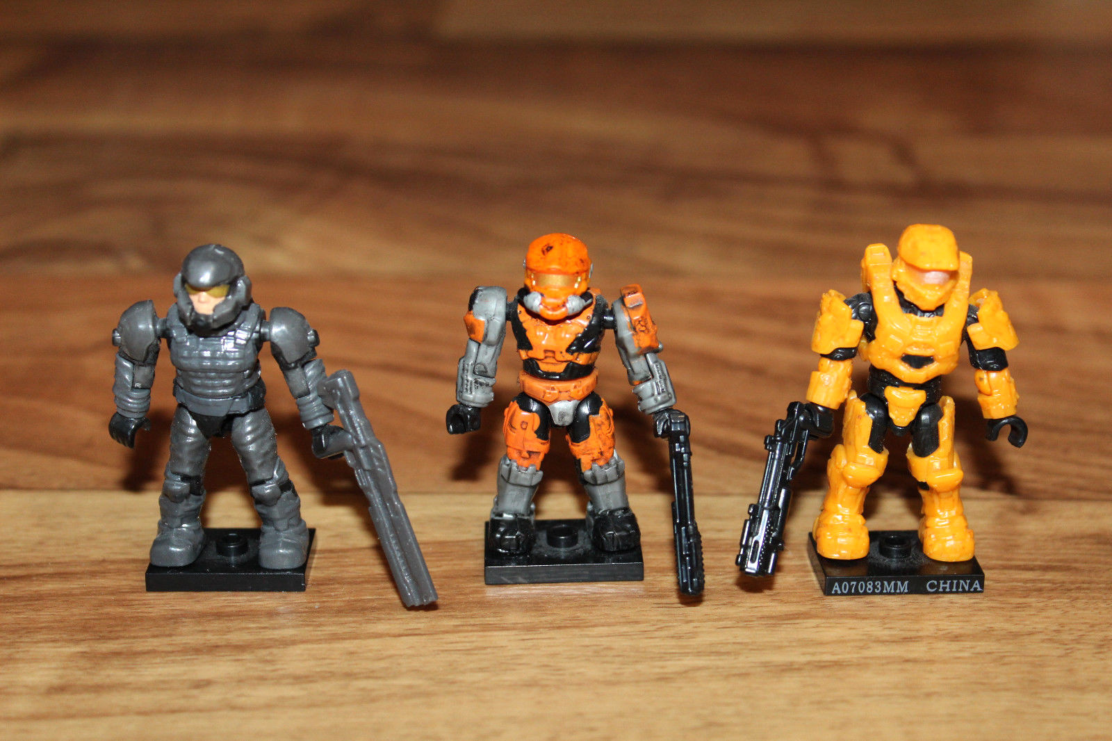 Mega Bloks Mega Construx Halo Figure Set Spartan Yellow Purple Orange Gold Grey