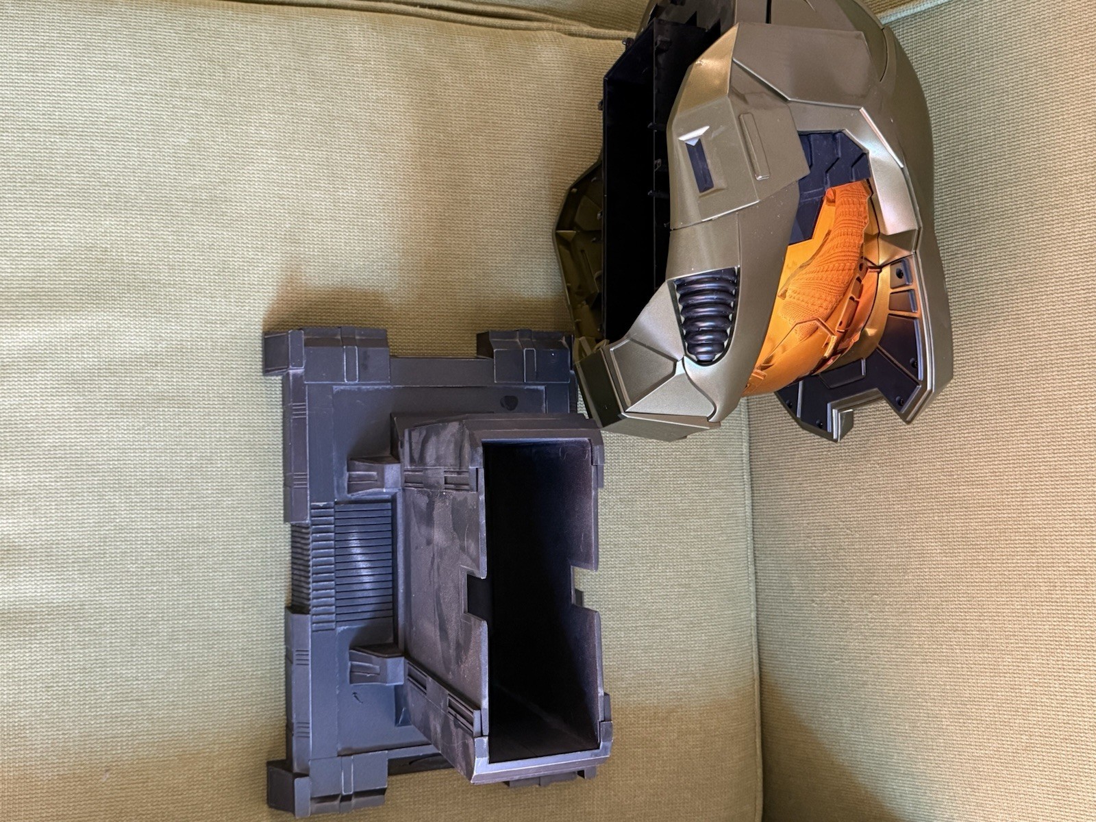 Halo 3 Legendary Edition Master Chief Helmet w/Display Base Only No Box/Media