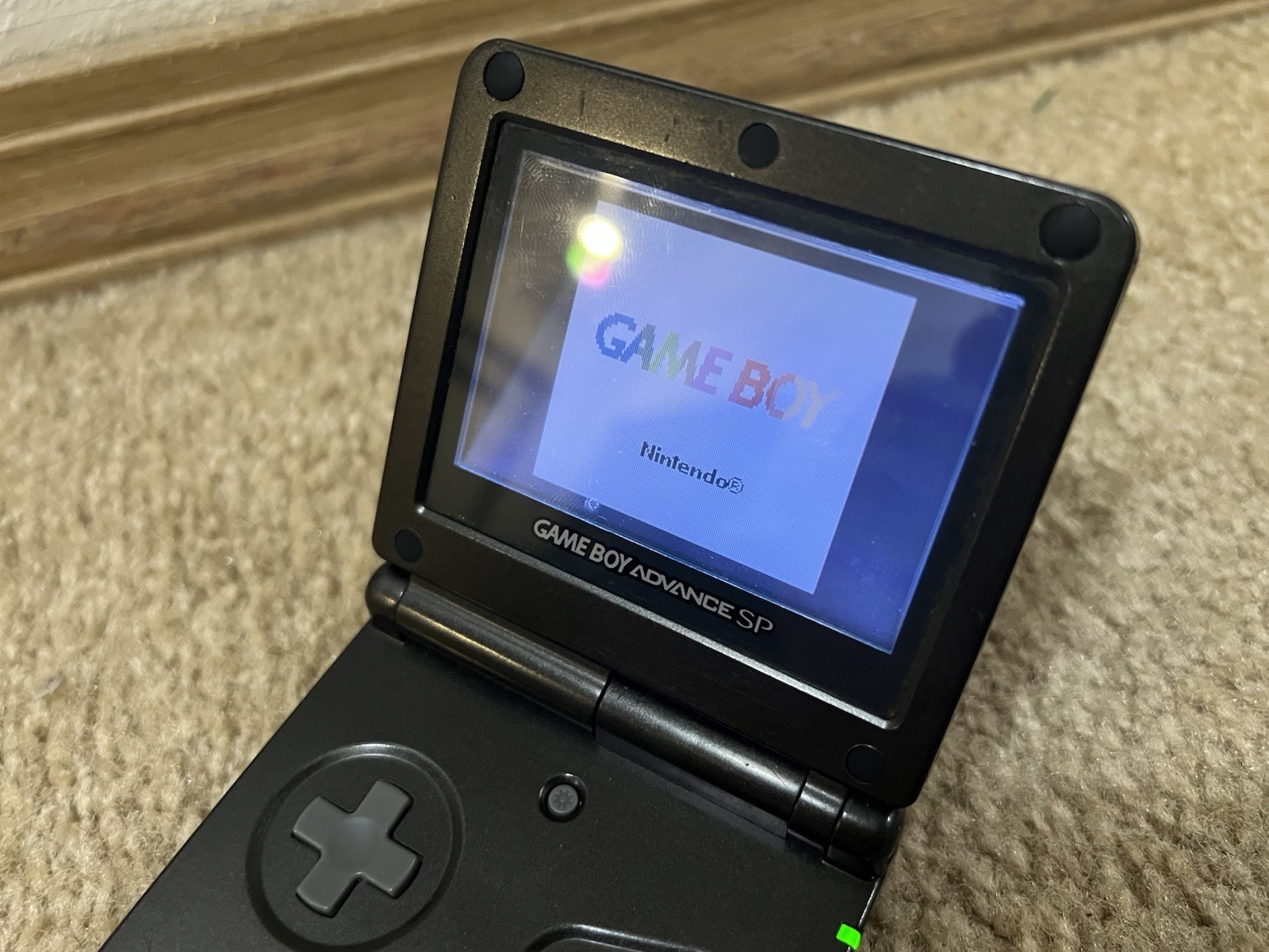 Nintendo Game Boy Advance SP Onyx Black Handheld Console – Turns on – read desc
