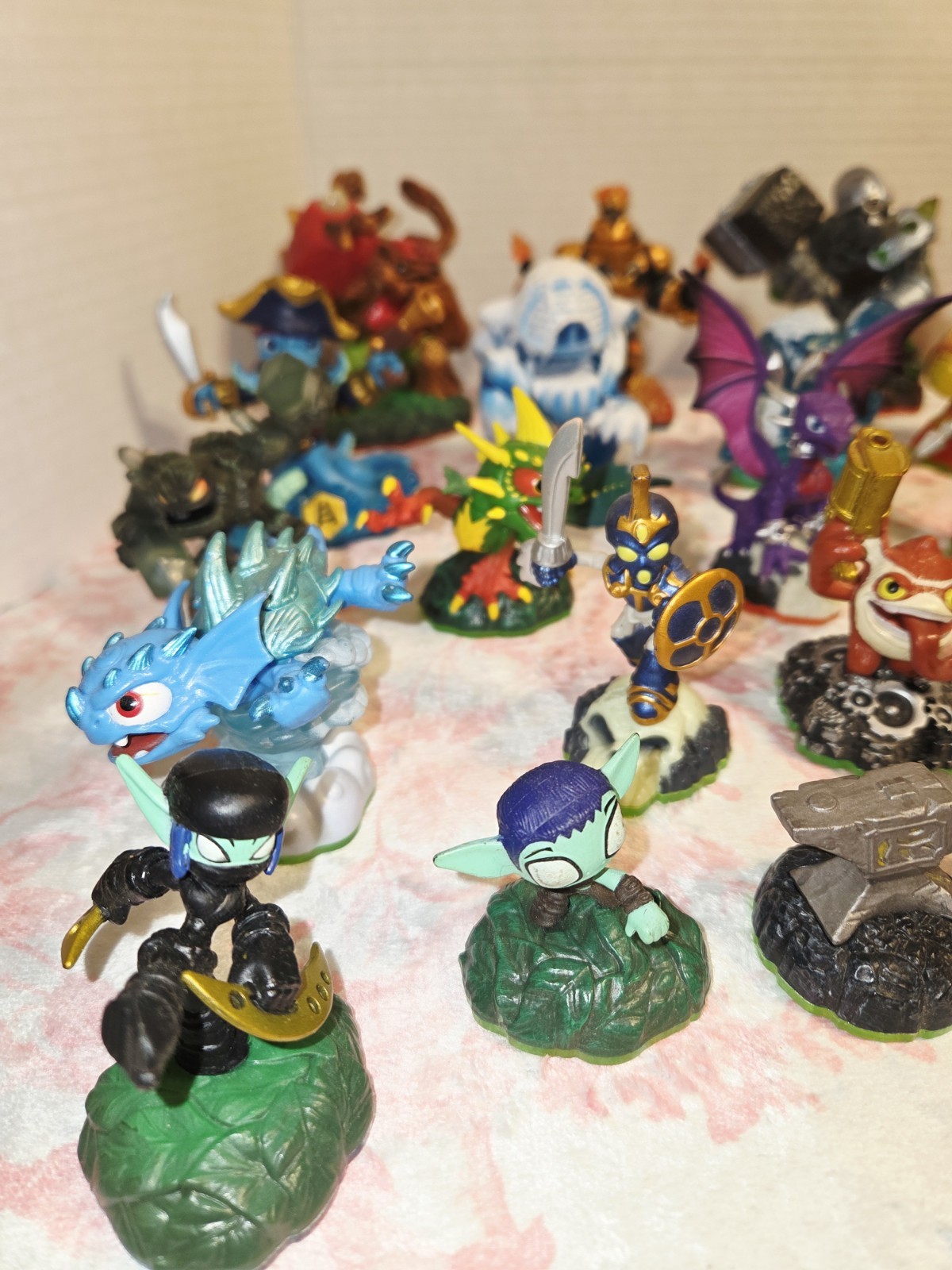 HUGE Lot Of 38 Activision Skylanders Character Figures Mixed Series Action