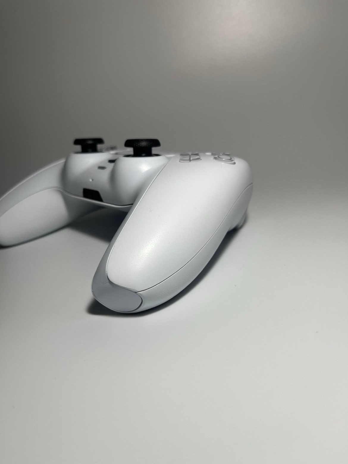 White PS5 Controller – UPGRADED TMR (Zero Drift)