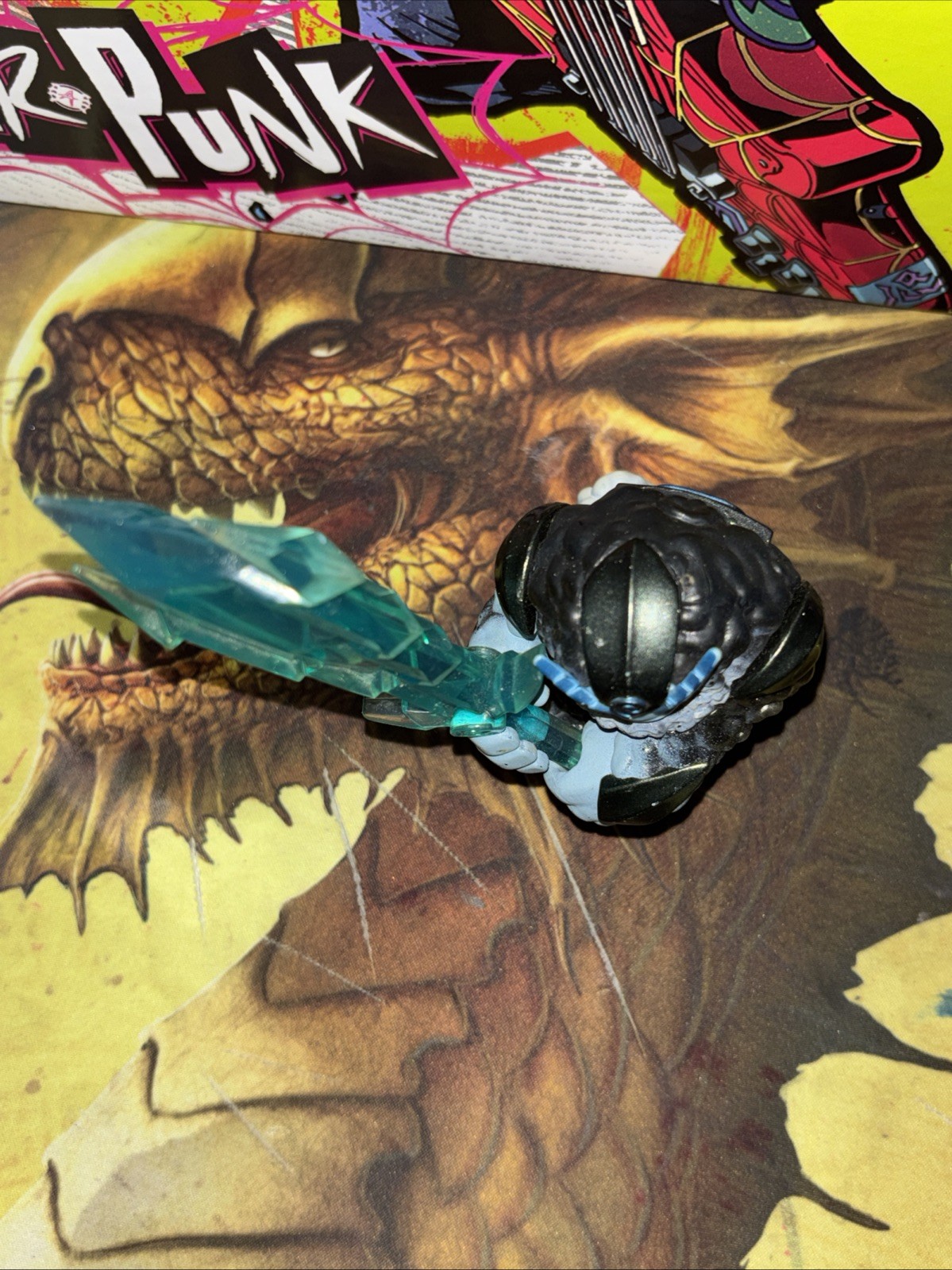 Thunderbolt Trap Master Figure from Skylanders: Trap Team