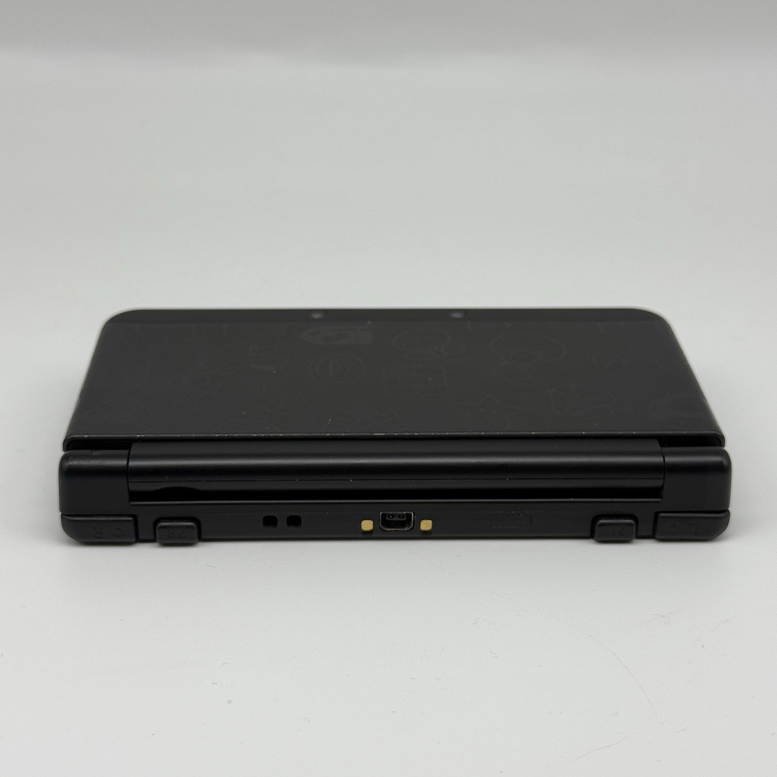 “new” Nintendo 3DS Super Mario Black Special Edition Console w/Charger – Tested