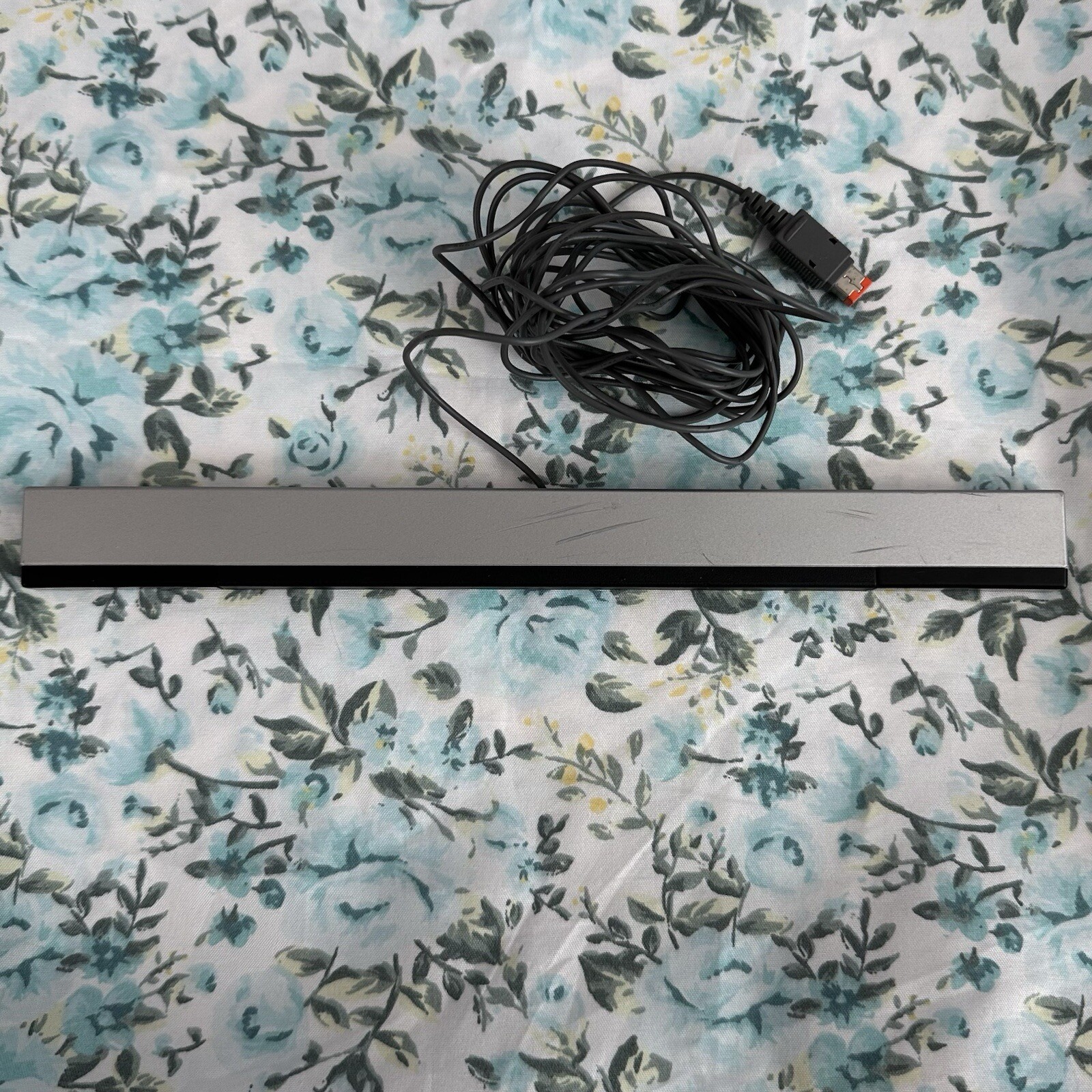 Nintendo Wii RVL-001(USA) 512 MB Home Console – White Bundle