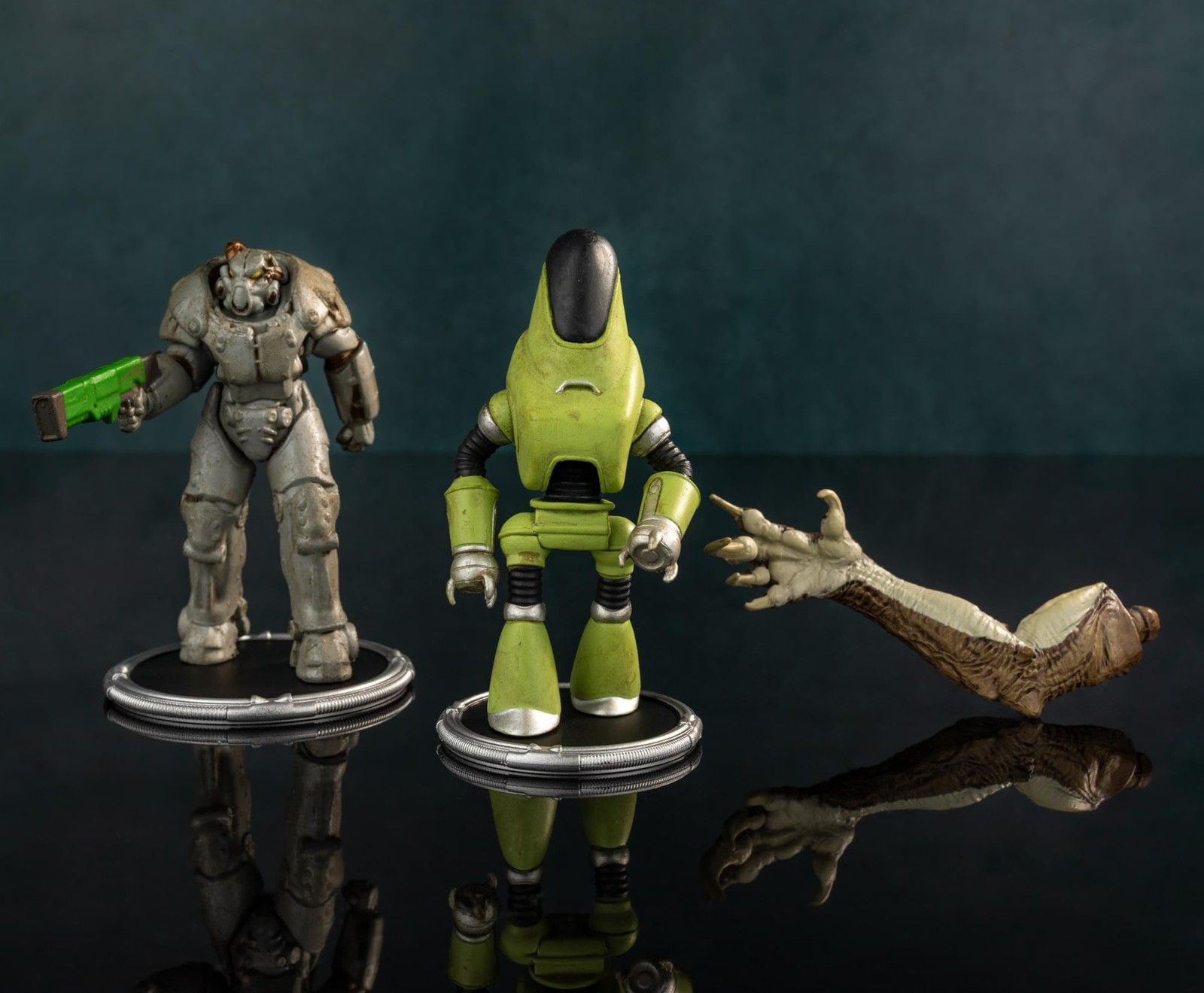 Fallout X01 and Protectron Mini Figure Set 3 Inch Collectible Toys