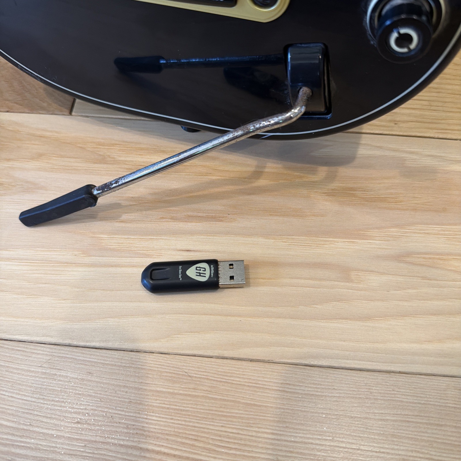 Guitar Hero Power Wireless Guitar CEO700 Xbox 360 PS3 No Strap Yes Dongle