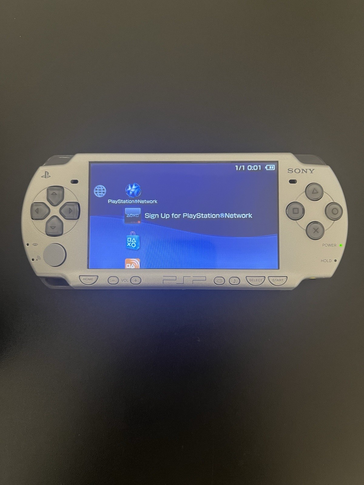 Sony PSP 2000 Crisis Core: Final Fantasy VII Silver Handheld System *Read Descr*