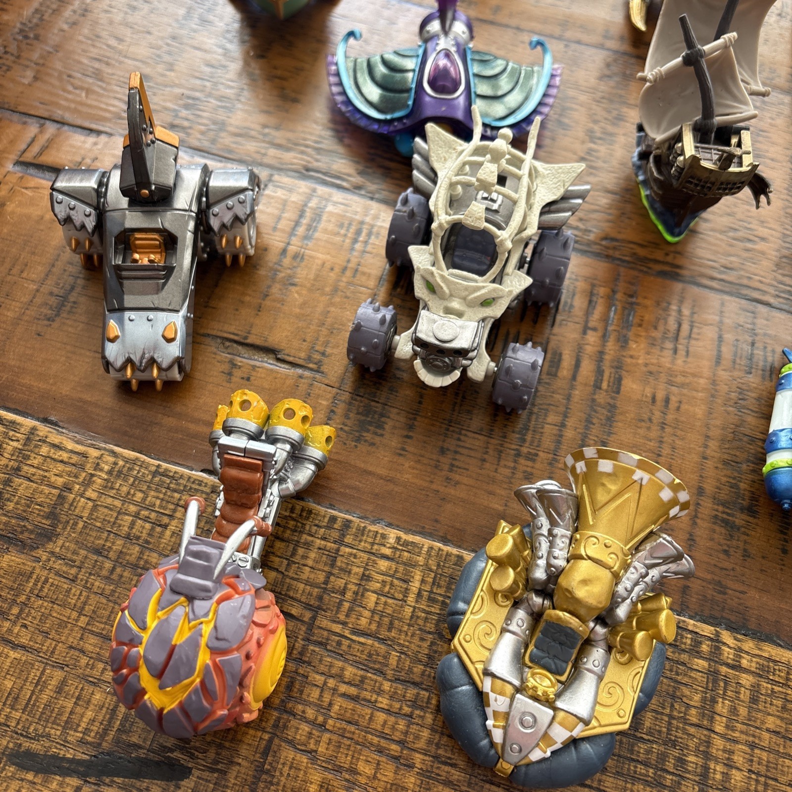 Lot of 17 Skylanders Superchargers Vehicle with tote bag NWT