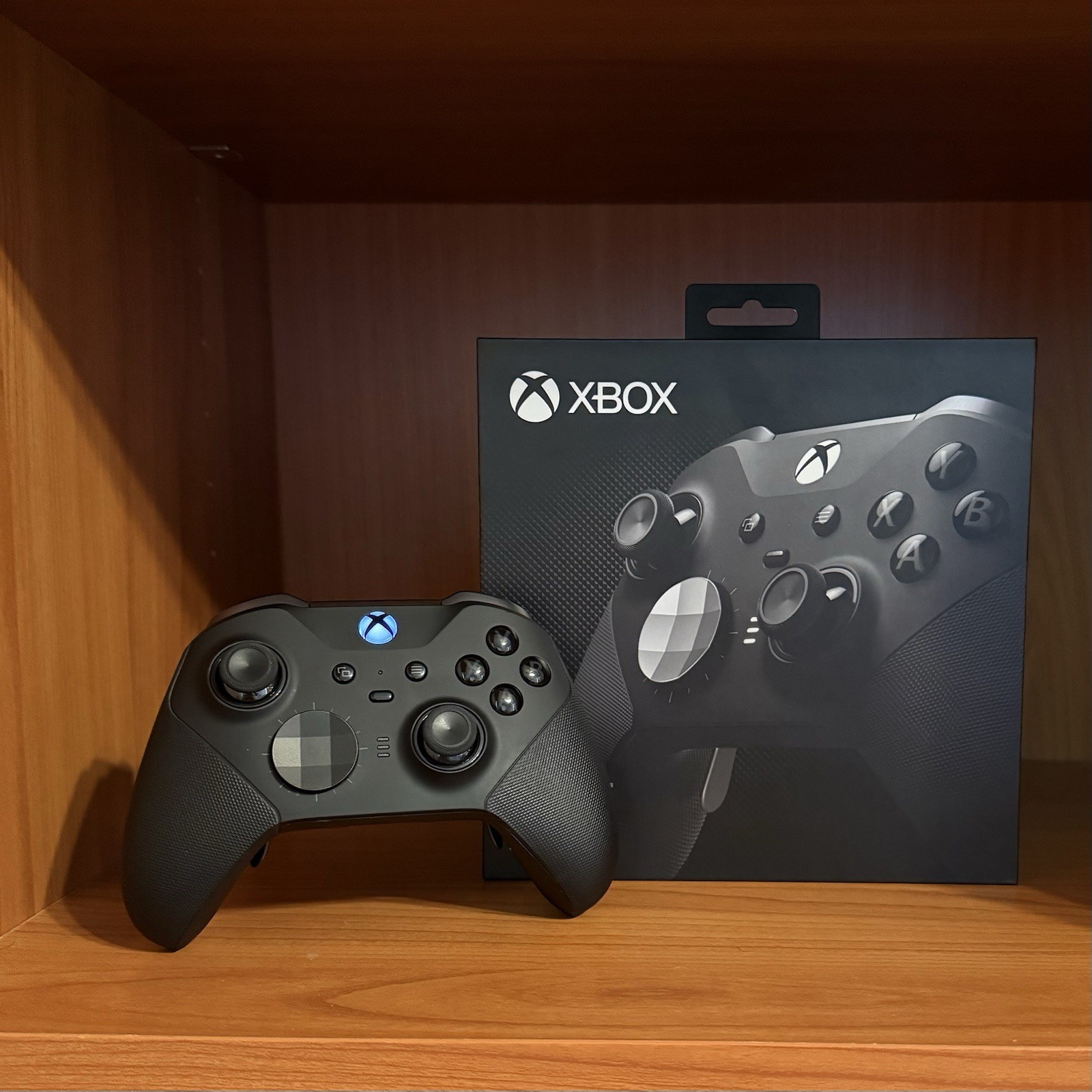 Microsoft Xbox Elite Series 2 Controller Preowned/Repaired. Comes With Packaging