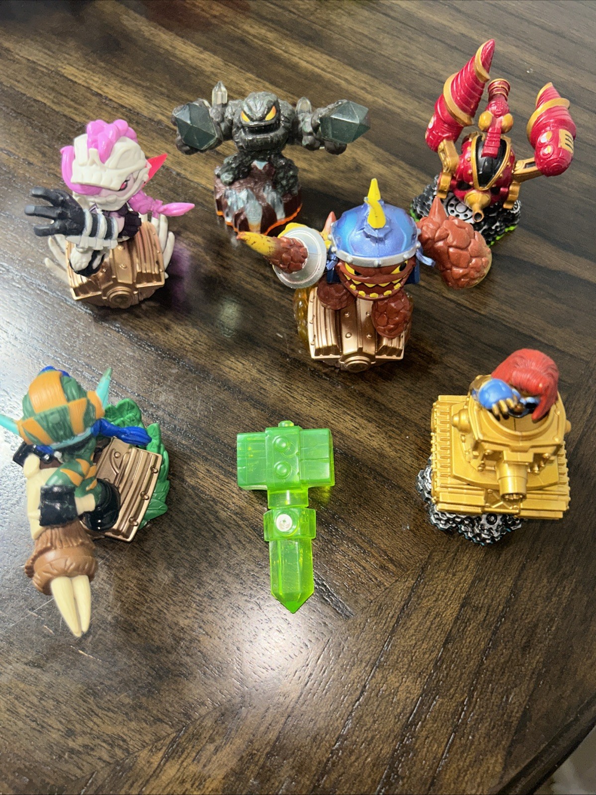 Skylanders SuperChargers Lava Lance, Super Shot Stealth Elf And Friends 7 Pieces