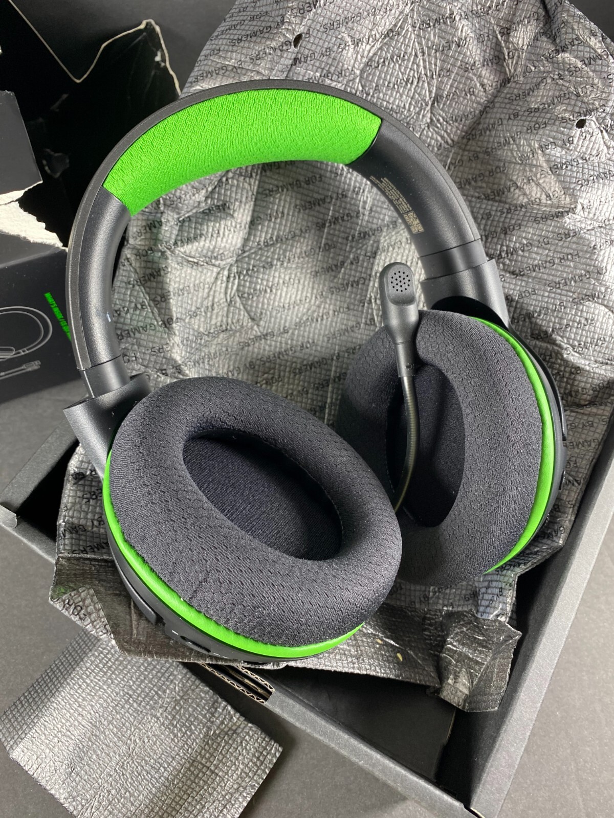 Razer Kaira Wireless Gaming Headset for Xbox Series X/S – Black/Green