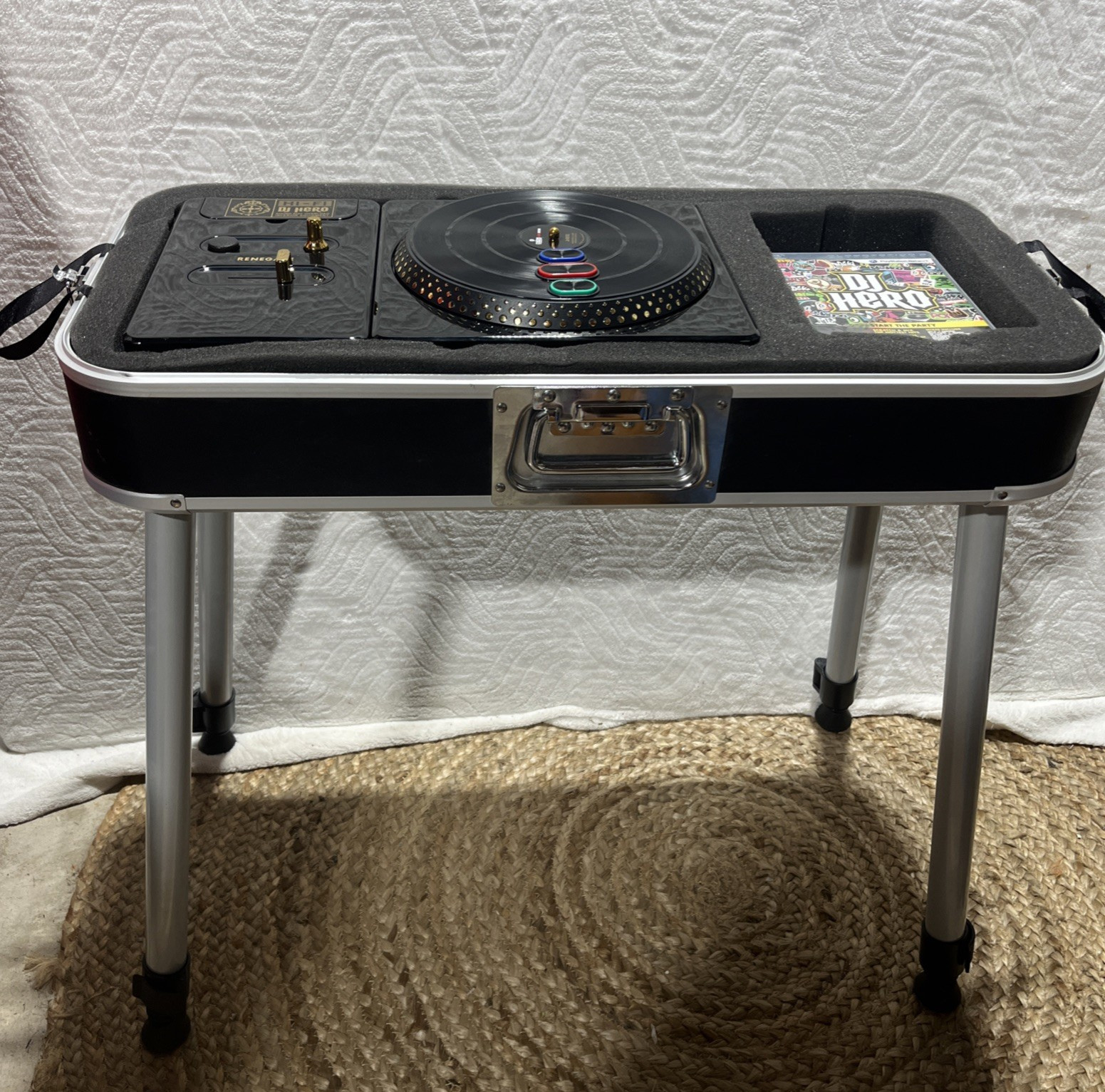 DJ Hero Renegade Edition Playstation 2 & 3 DJ Jay-Z/Eminem Turntable-cd And Case