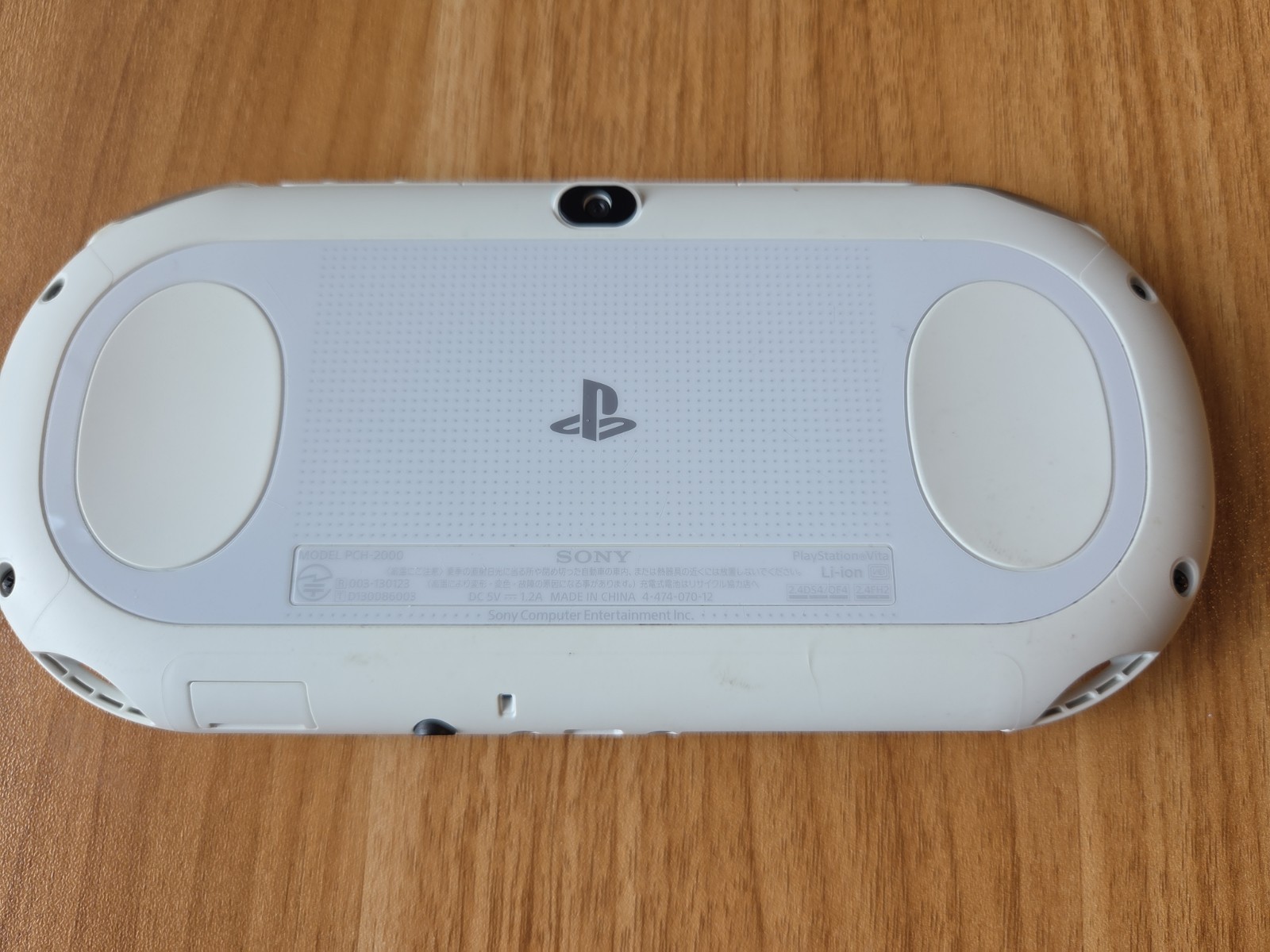 Sony Playstation PS Vita 2000 Slim PCH-2000 – Pearl White + Charger