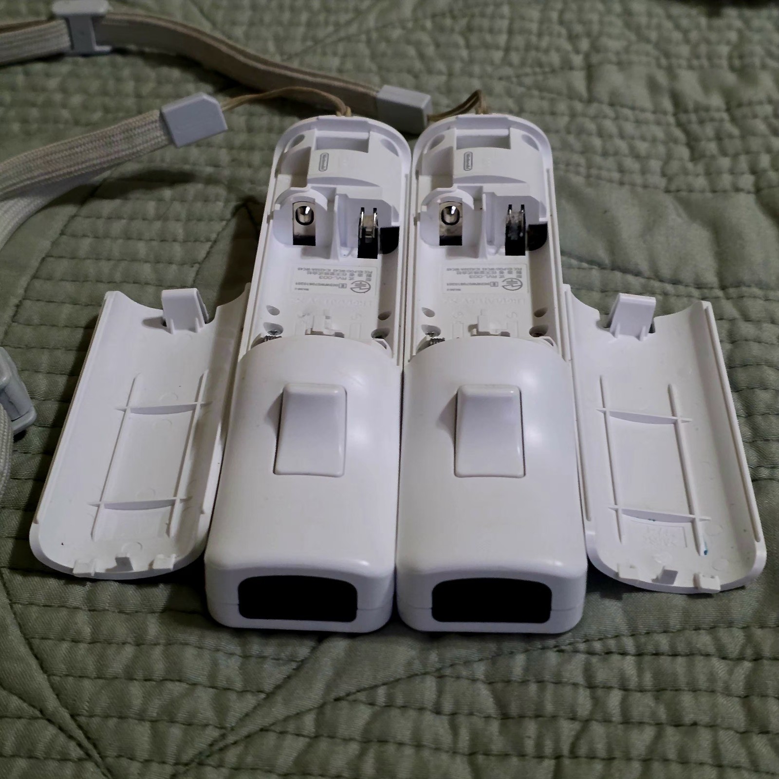 Nintendo Wii RVL-001 Console Bundle – Tested