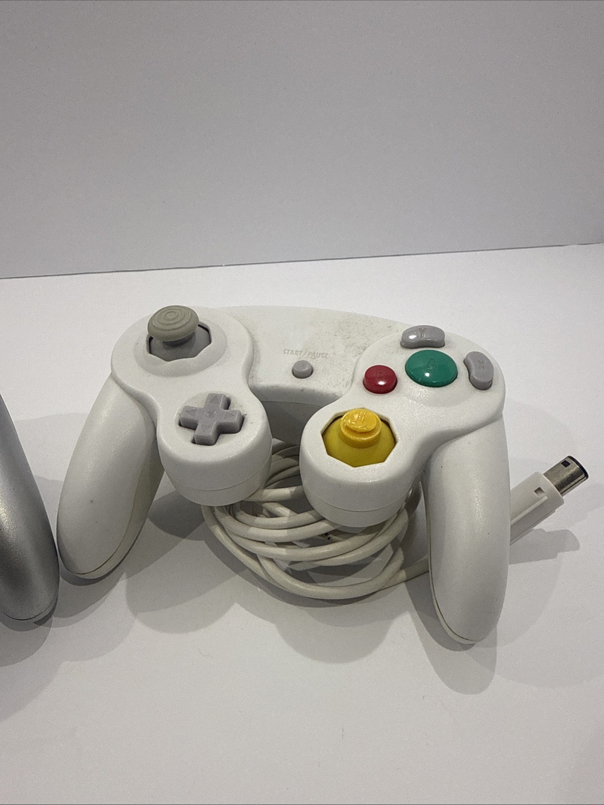 Nintendo Gamecube Controllers – White And Silver