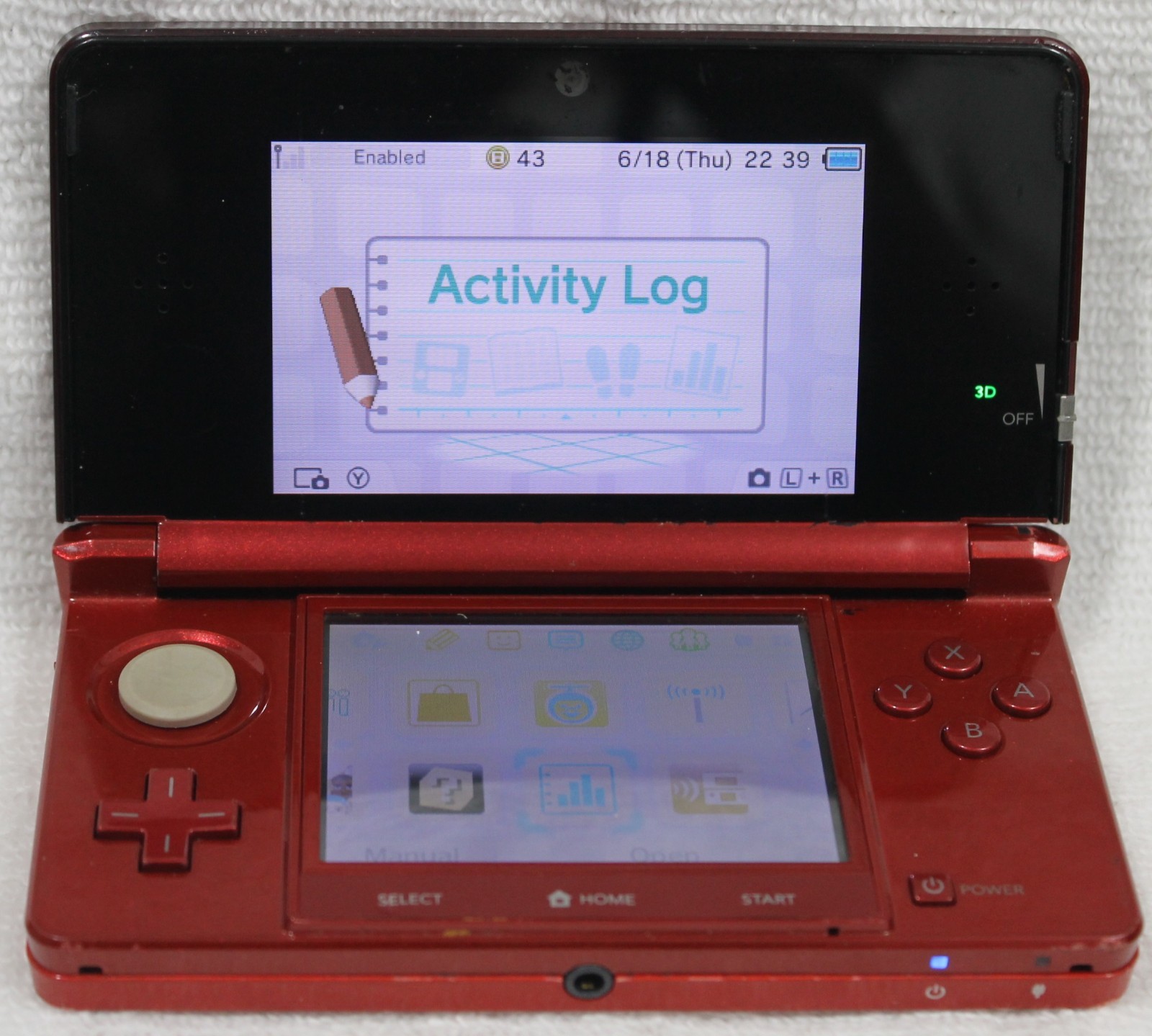 Nintendo 3DS Handheld System – Flame Red – CTR-001 w/stylus no charger