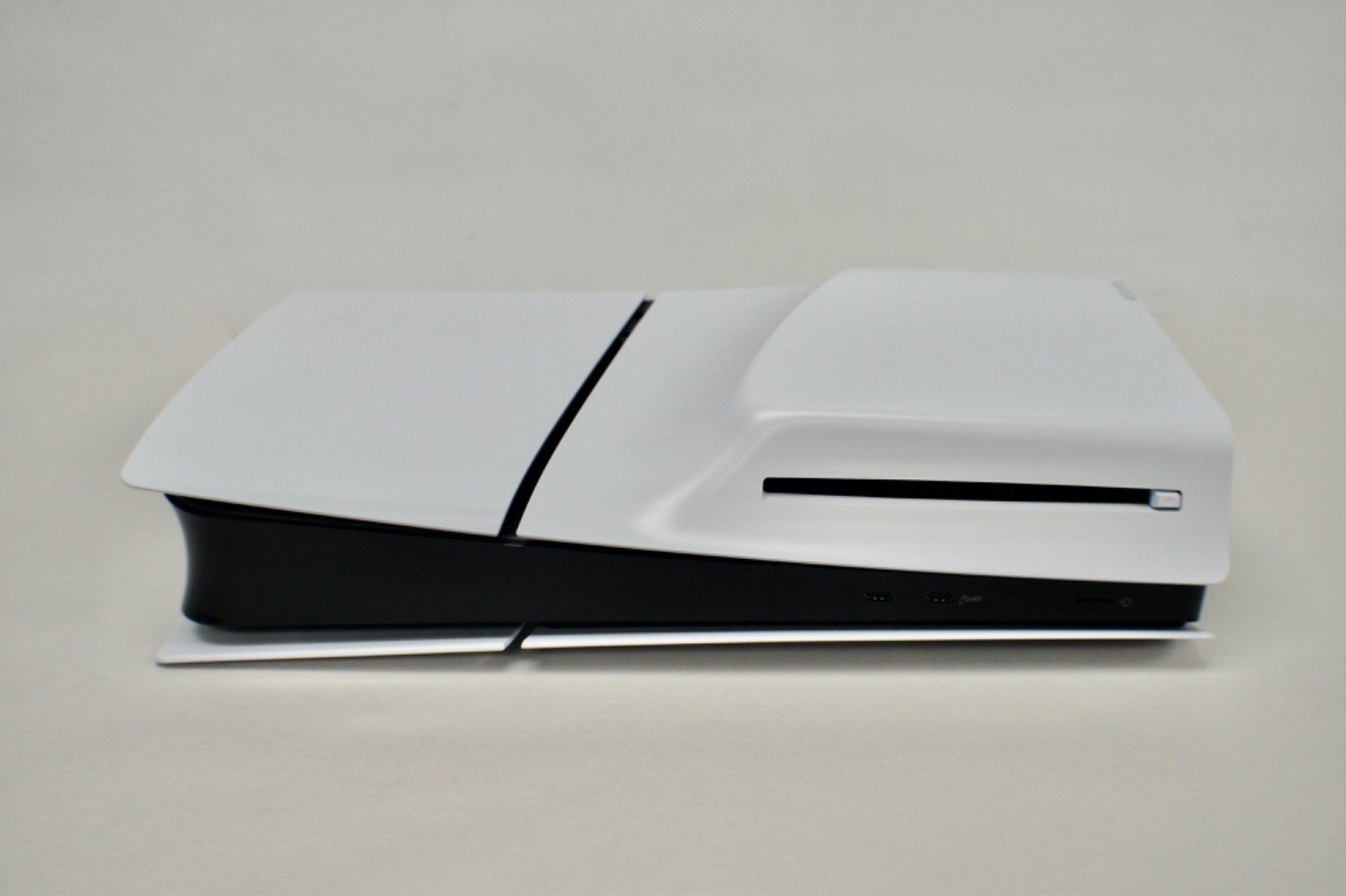 Sony PlayStation 5 Slim Blu-Ray Disk Edition 1TB Gaming Console – White CFI-2015