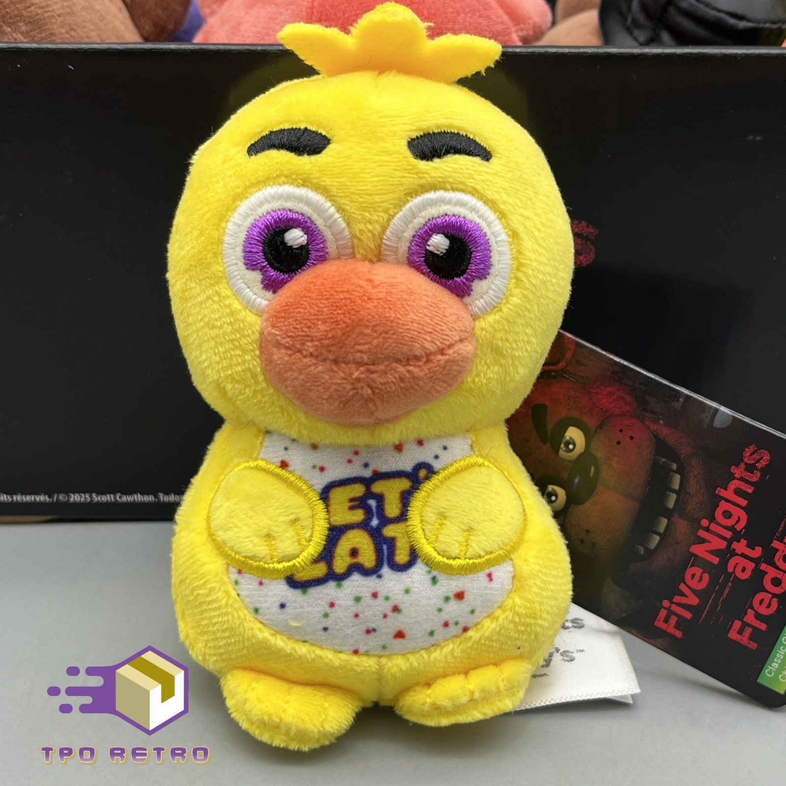 Jazwares FNAF 2025 4″ Mini Plush Set 5 GLOW EYES Freddy Bonnie Chica Foxy Golden