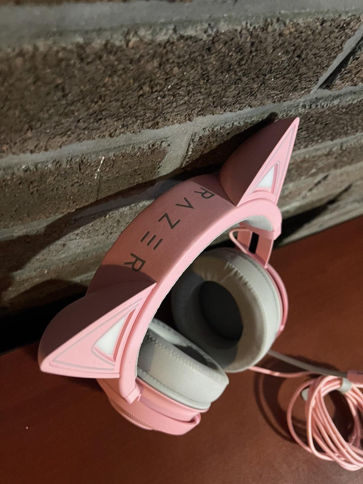 Razor Kraken Kitty RGB USB gaming Headset. THX 7.1 Spatial Surround Sound, Pink