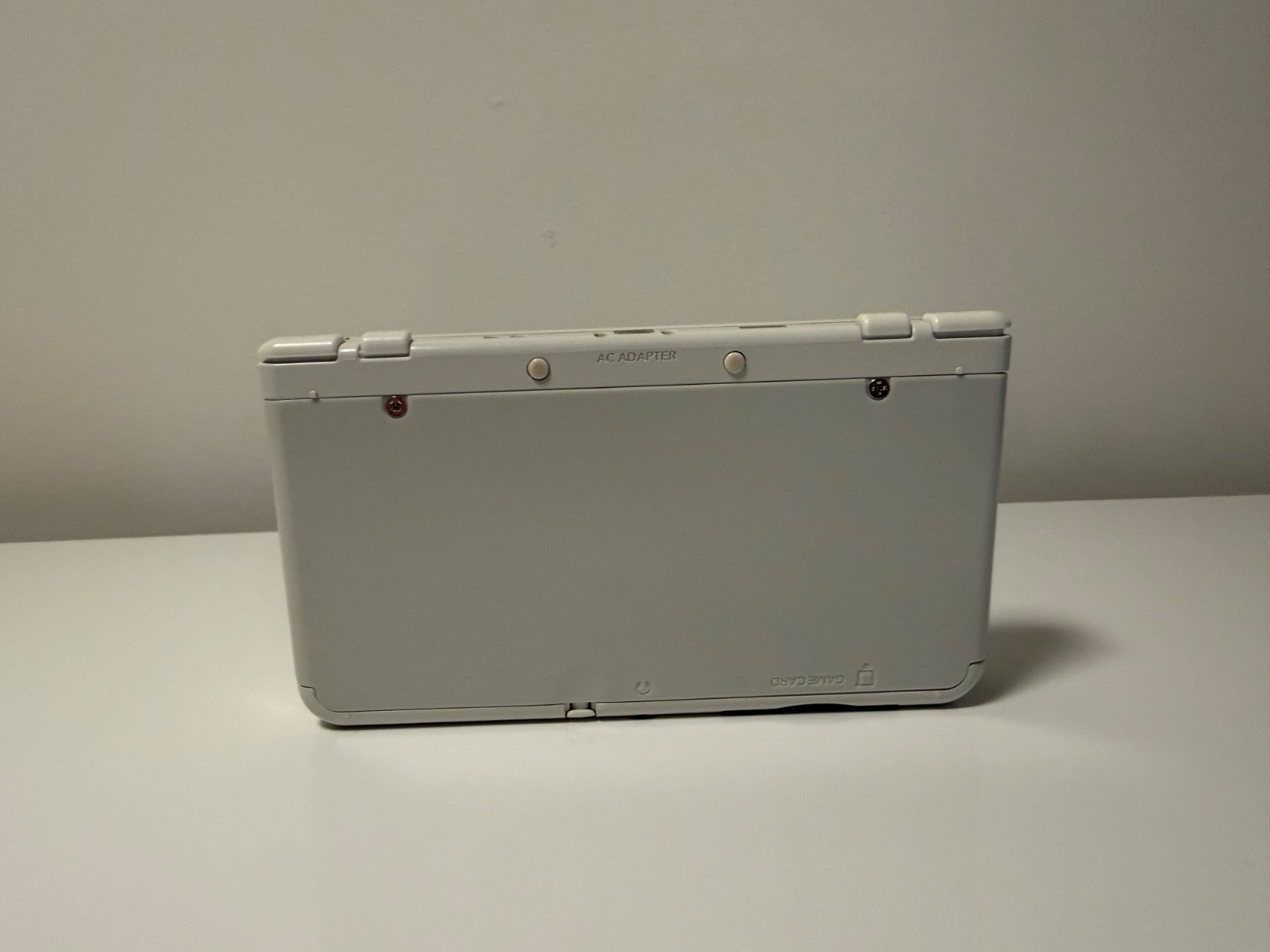 Used “New Nintendo 3DS” Super Mario Edition – White