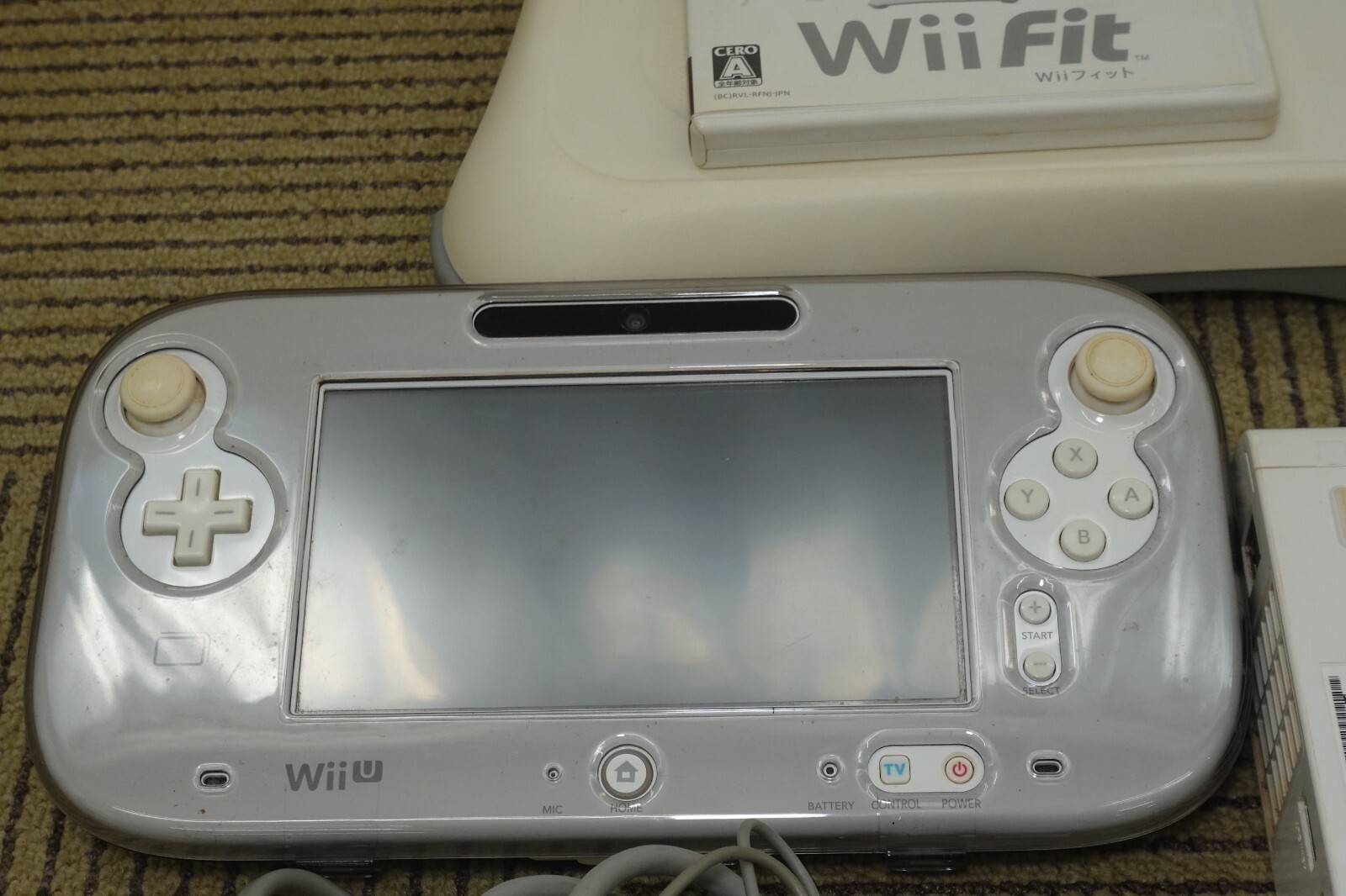 Nintendo WiiU 32GB white WUP-001 working item software wii fit etc… JAPAN
