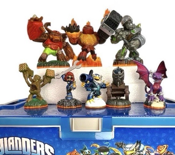 Skylanders Giants 8 Figure Lot w/ Case Tested Hot Head Crusher Tree Rex