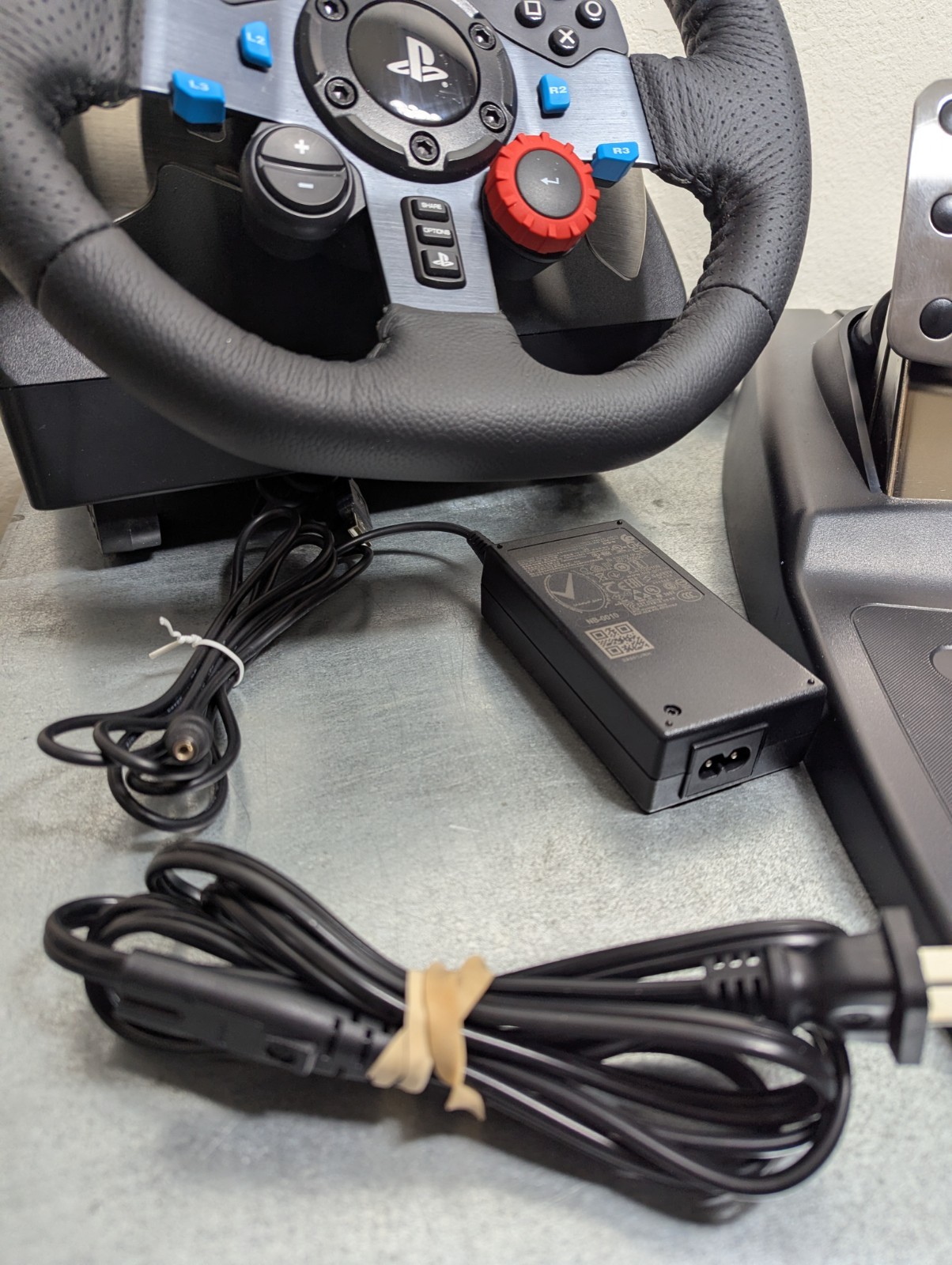 Logitech G29 Driving Force Racing Wheel – Black (941-000110) Open Box PS5