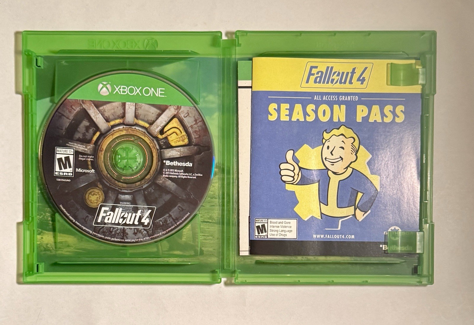 Fallout 4 Xbox One Complete CIB w Manual Inserts Tested Bethesda RPG
