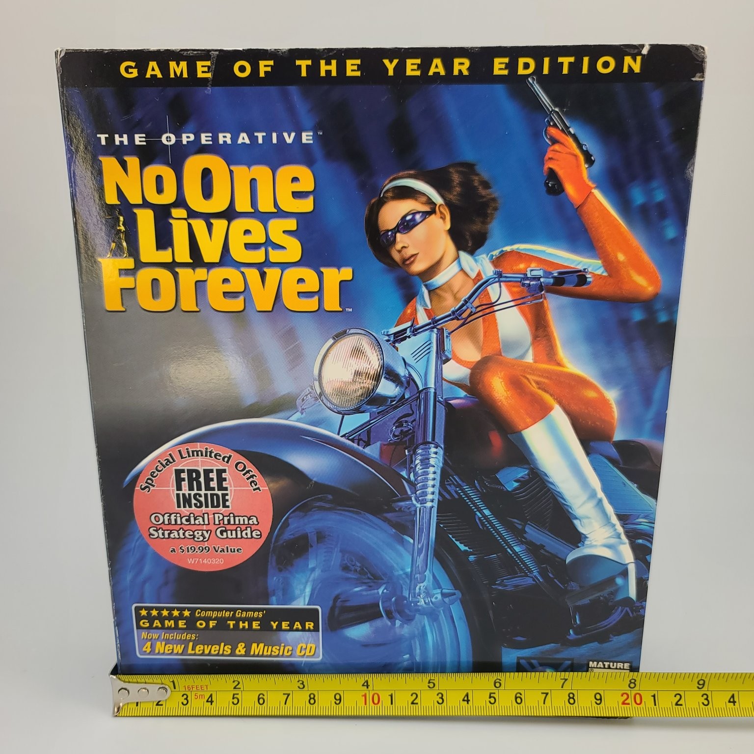 No One Lives Forever GOTY Edition PC Video Game FPS Spy Strategy Guide Big Box