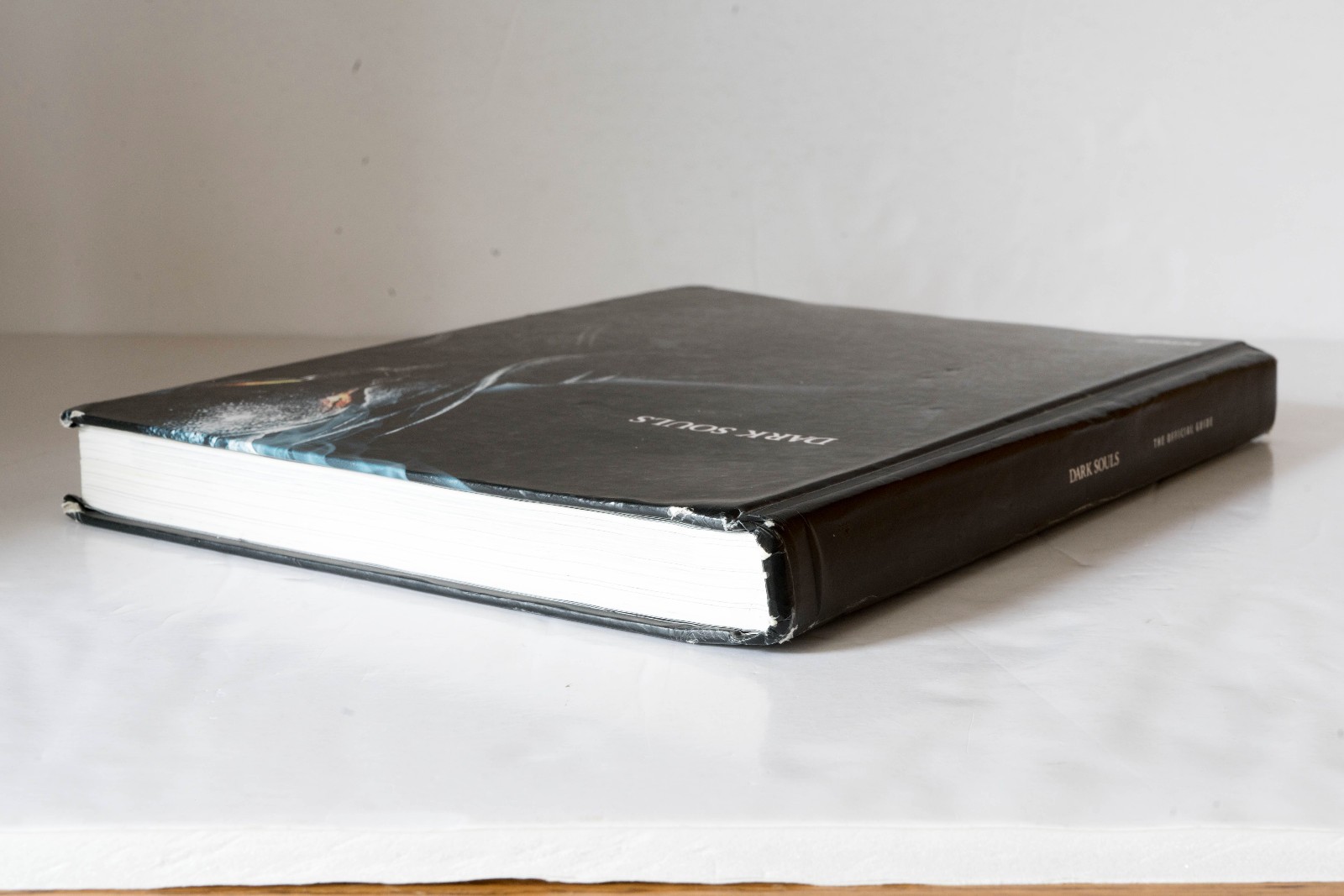 DARK SOULS Collector’s Edition Official Strategy Video Game Hardcover Guide Book