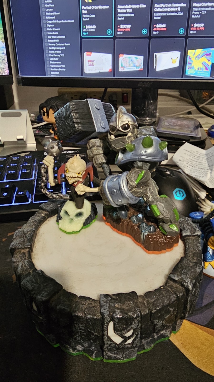 Activision Skylanders Lot Of 8 With Stand