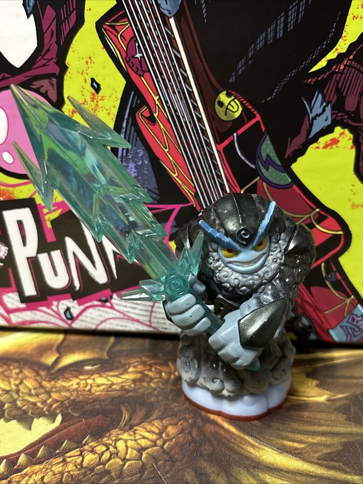 Thunderbolt Trap Master Figure from Skylanders: Trap Team