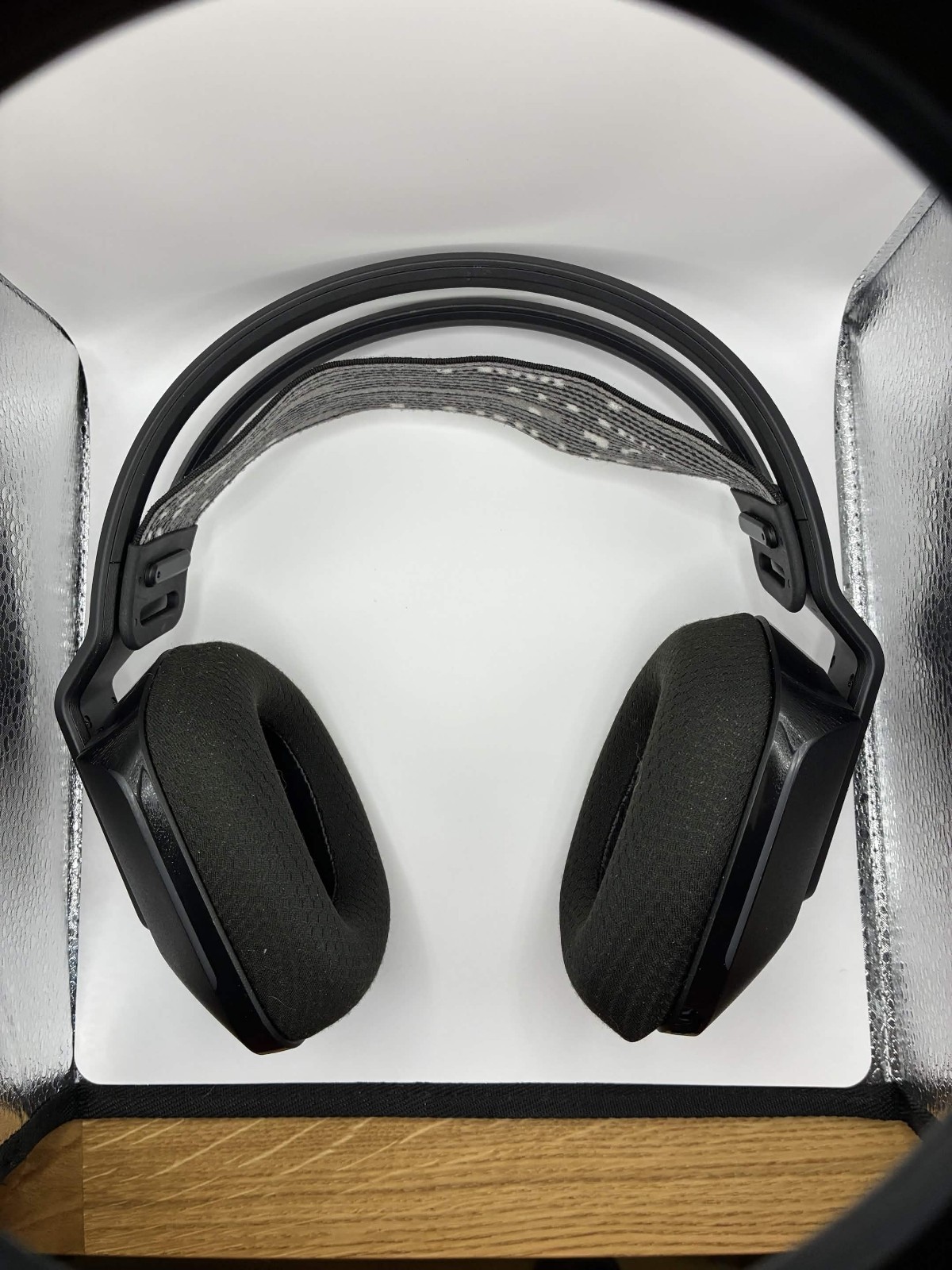 Logitech G733 Wireless Gaming Headset Black, Boom Mic, USB, Volume Control