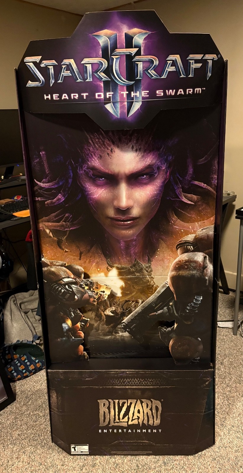 Starcraft 2: Heart of the Swarm 5 FT standee display