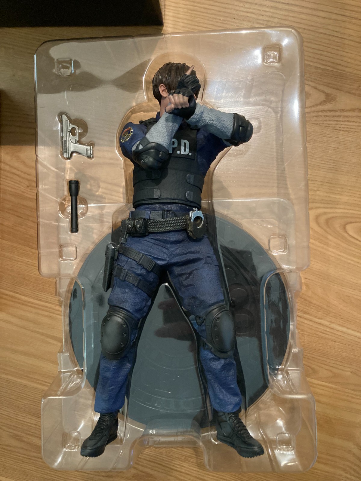 Resident Evil 2 Collector’s Edition PS4 Biohazard Leon S Kennedy Figure Official