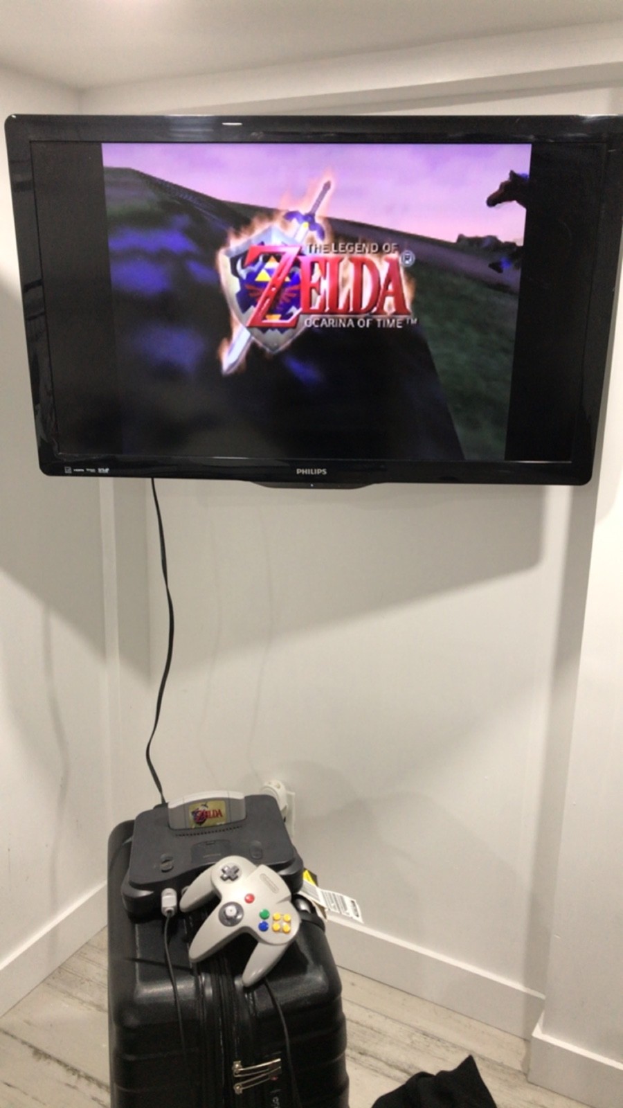 N64 Bundle OG Cable 4 Controllers + mem card+mem expac+Ocarina of Time Authentic
