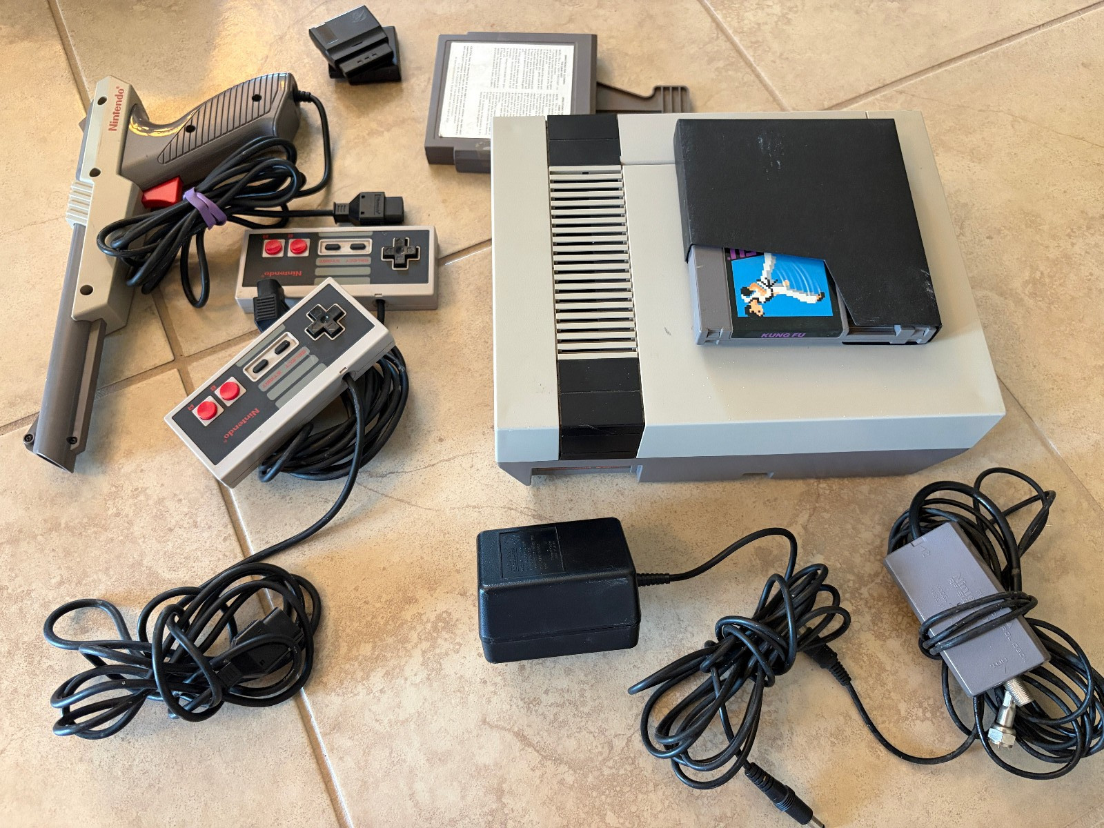 Vintage Nintendo NES Game System Home Console – Lot#2 w/ all accesories included