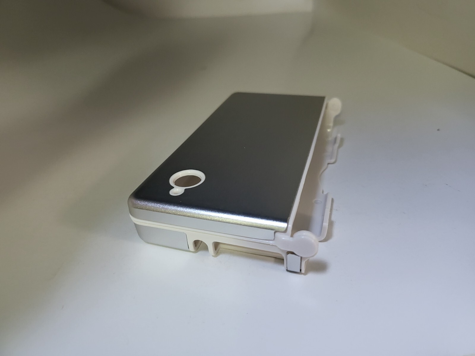 NEW Sealed Silver Aluminum Shell W/2 Stylus Pens for Nintendo DSi Hyperkin #42J