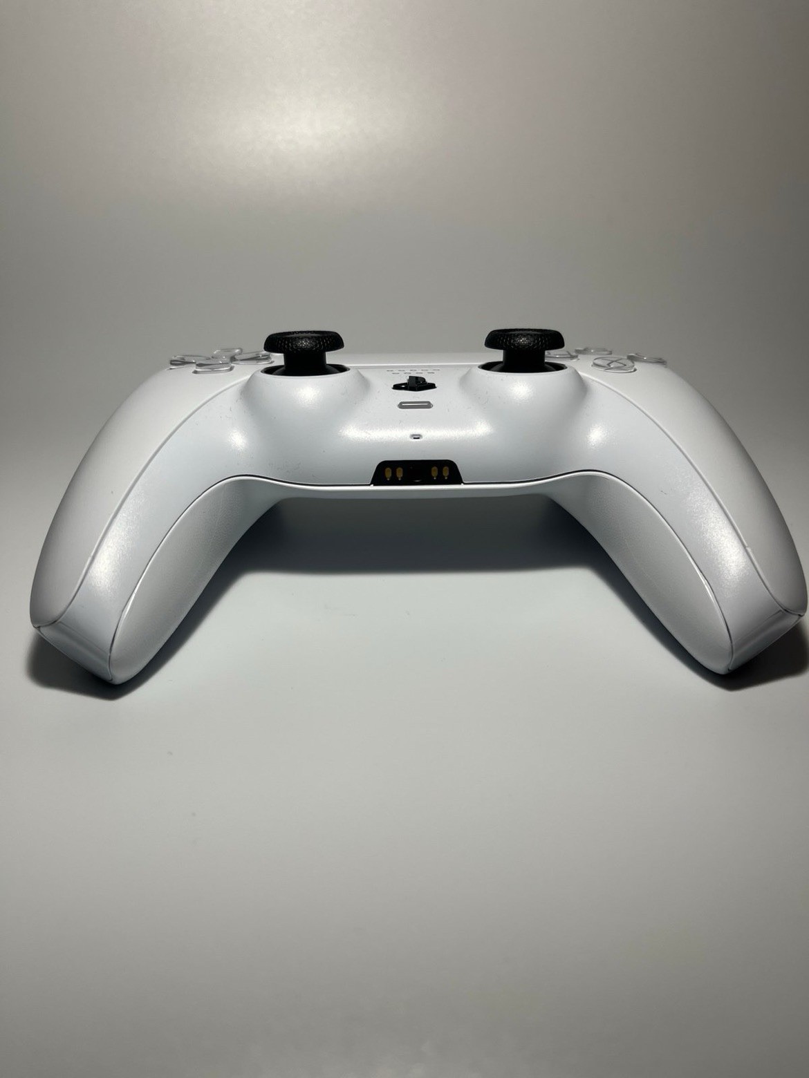 White PS5 Controller – UPGRADED TMR (Zero Drift)